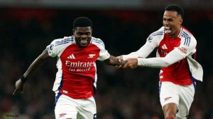 Arsenal đứng trước ngưỡng cửa vô địch