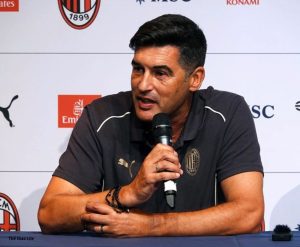 HLV Paulo Fonseca bị Milan sa thải ngay giữa trận đấu