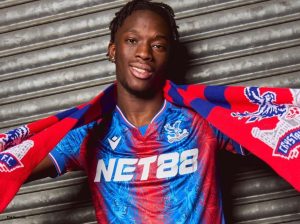 Romain Esse được Crystal Palace chiêu mộ bằng thương vụ kỉ lục