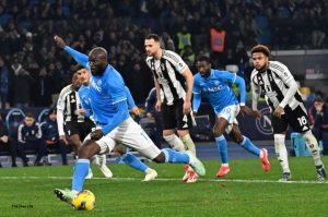 Napoli lội ngược dòng trước Juventus